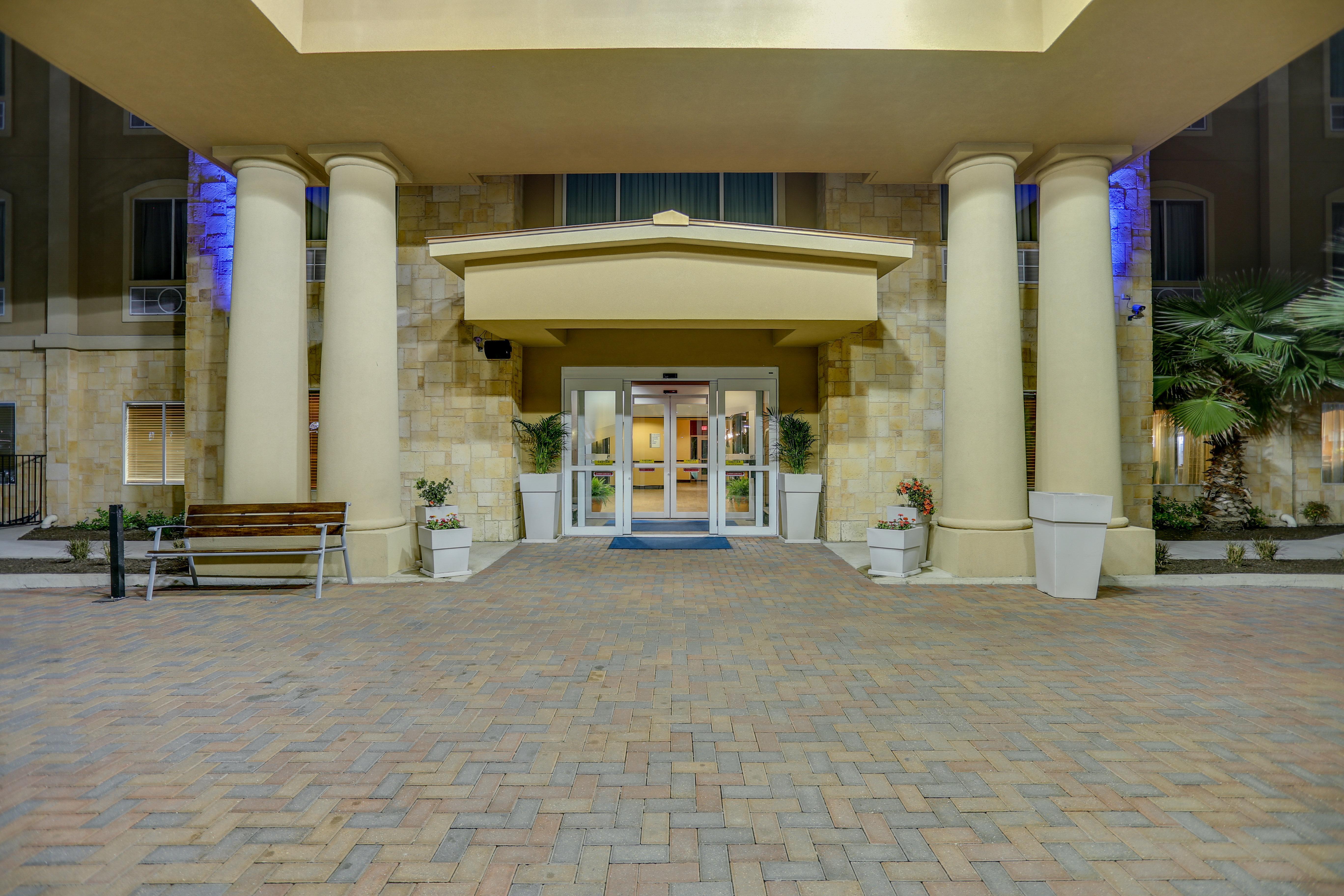 Holiday Inn Express Hotel & Suites Huntsville By Ihg Exterior photo